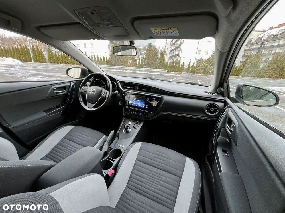 Toyota Auris - 12
