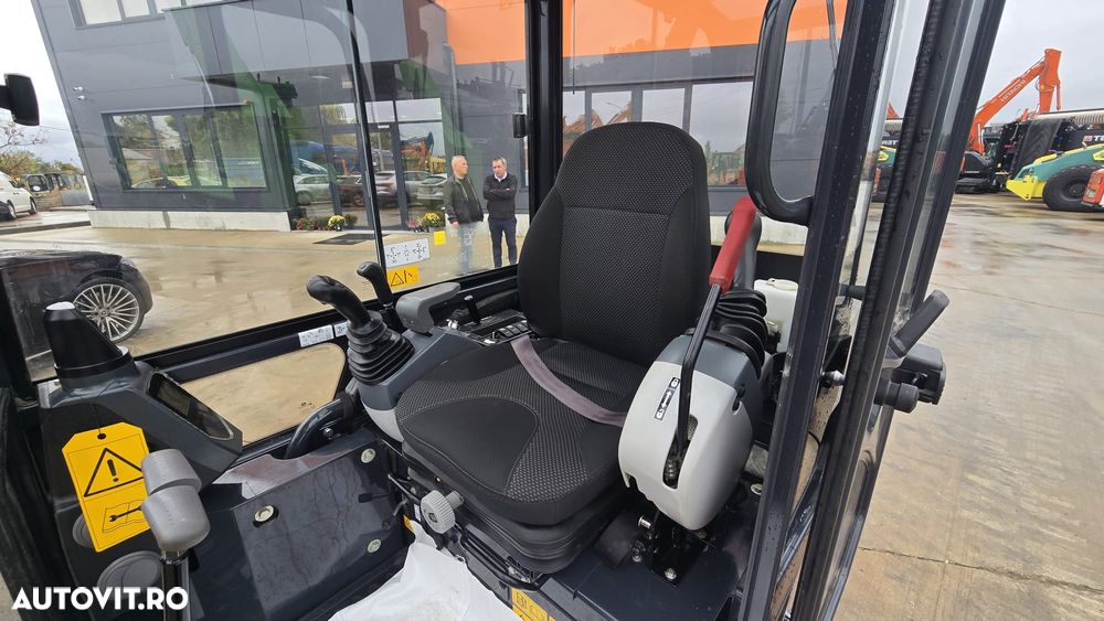 Hitachi ZX19-6, 2tone, 2026, EX DEMO 158h, LAMA, cupla rapida+cupa ingusta+cupa lata+cupa taluz, inst picon, latime 0,8m, latime cu senile extinse 1,2m, ad sapare 2,8m, ridica 1t, produs in JAPONIA, posibilitate leasing 4 ani-PROMOTIE 23900 EUR+Tva - 22