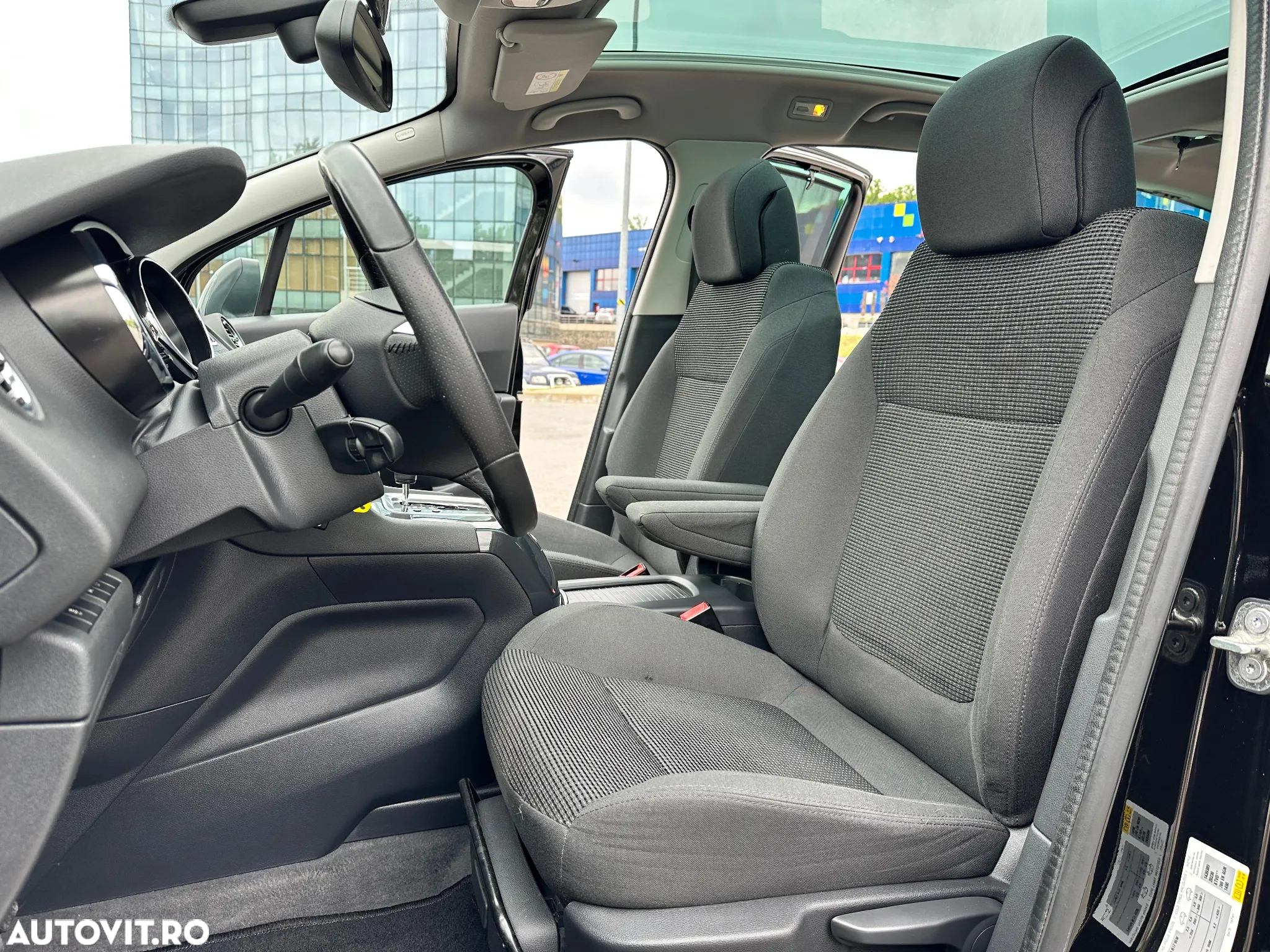 Peugeot 5008 BlueHDI 120 EAT6 Allure - 28