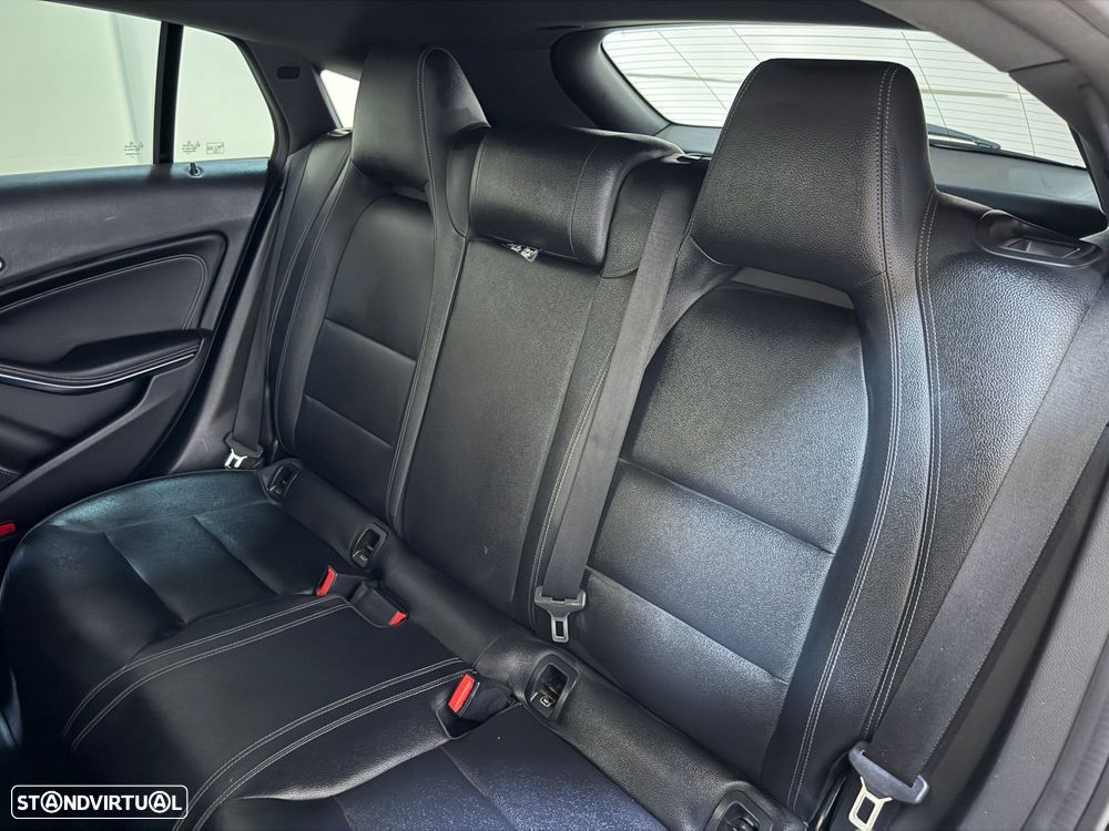 Mercedes-Benz CLA 180 d Shooting Brake Urban Aut. - 42