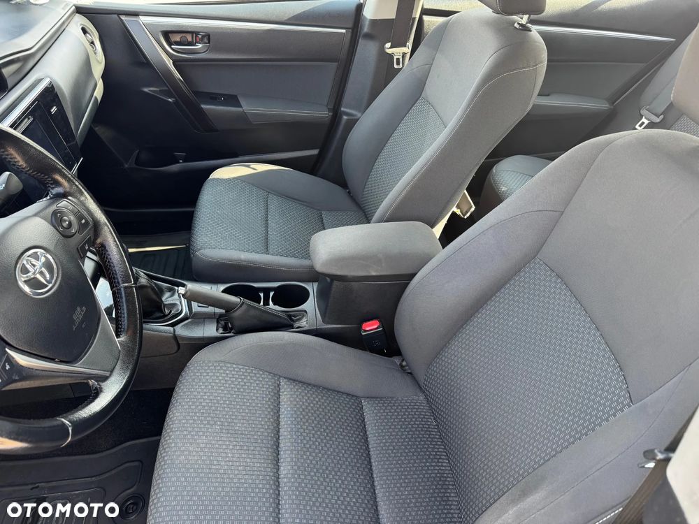 Toyota Corolla 1.4 D-4D Comfort - 11