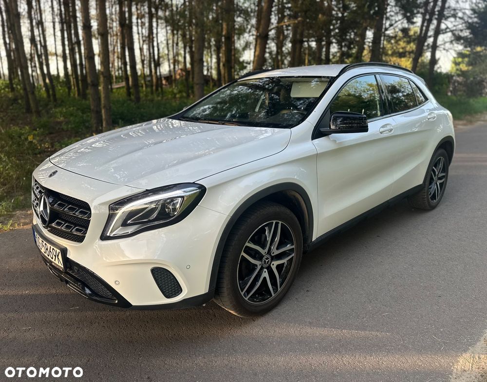 Mercedes-Benz GLA 180 7G-DCT Urban - 3