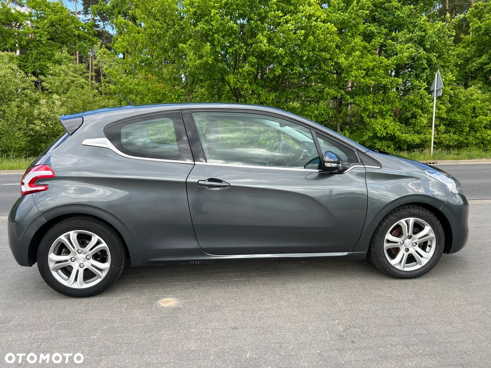 Peugeot 208 - 4