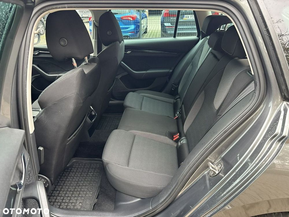 Skoda Octavia 2.0 TDI Ambition DSG - 19