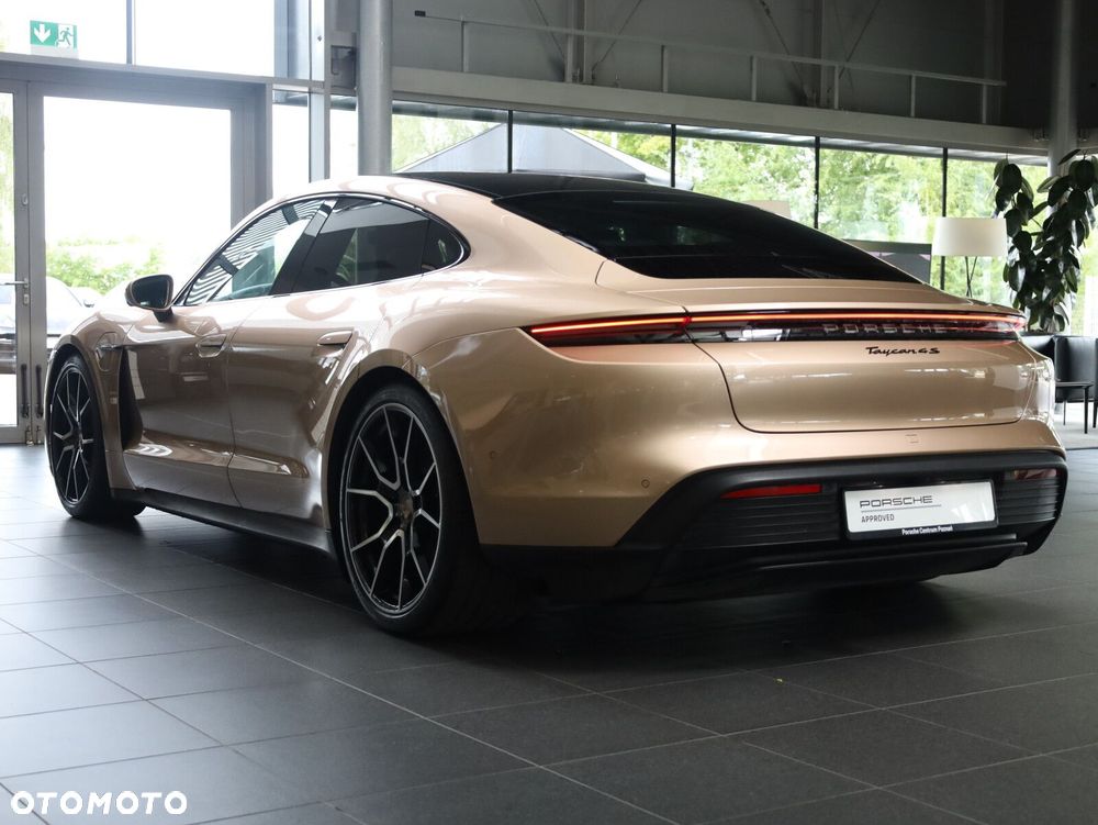 Porsche Taycan - 5