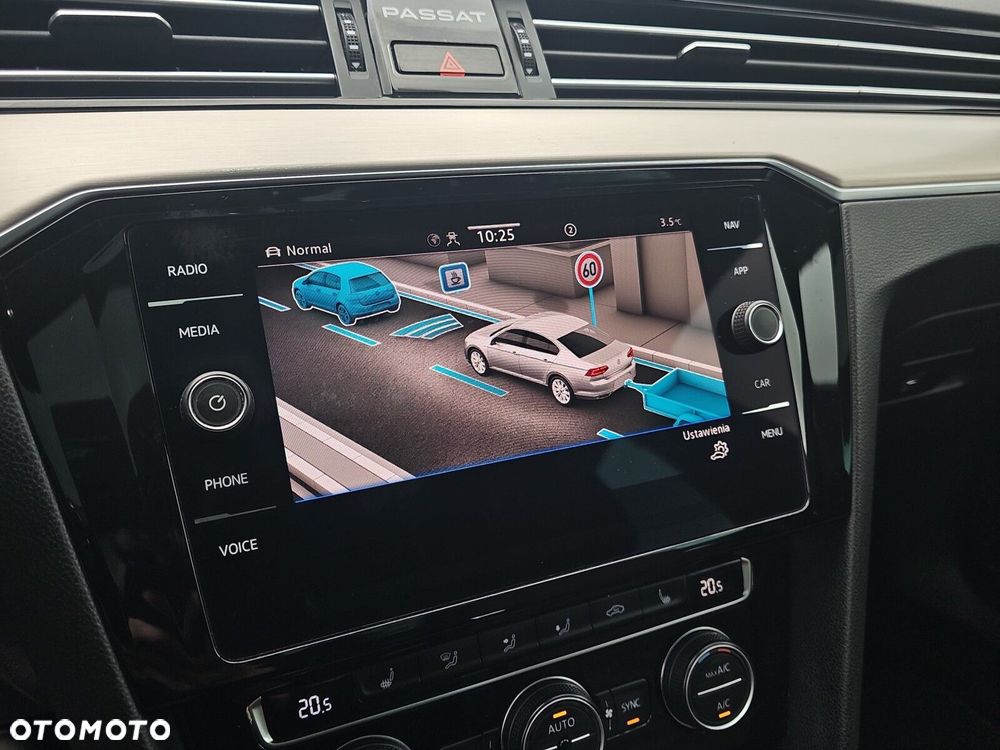 Volkswagen Passat - 31