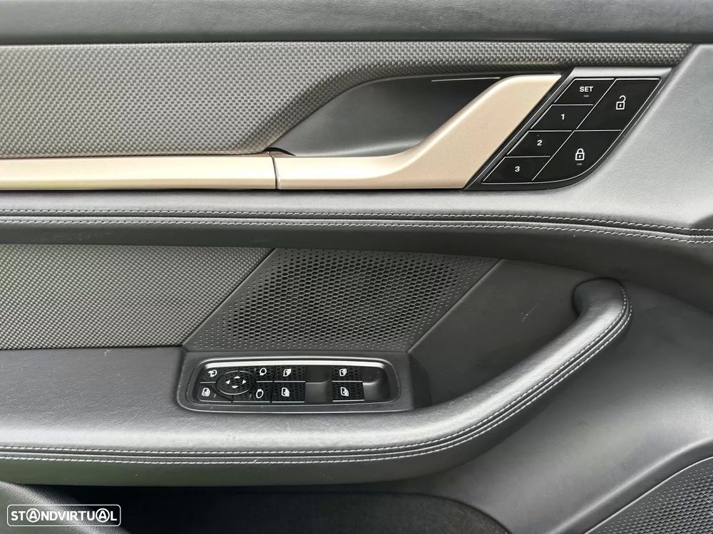 Porsche Taycan Turbo S — fotografia 32