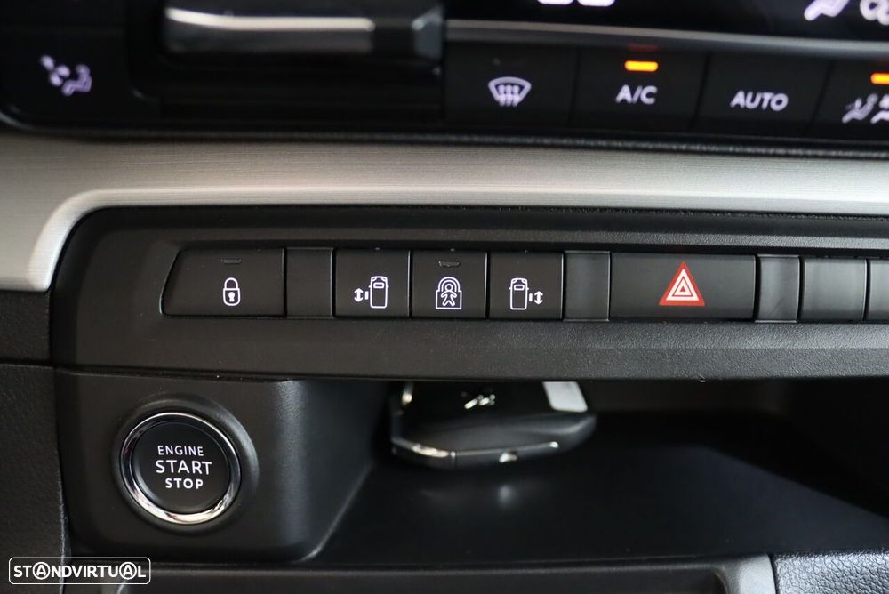 Peugeot e-Traveller 75 kWh VIP Standard - 35