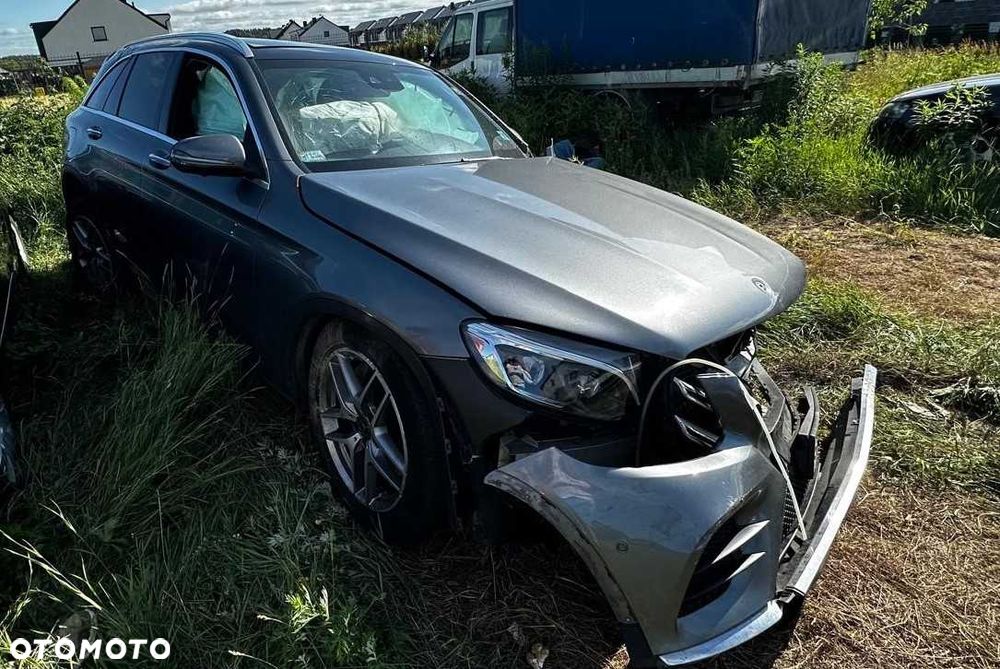 Mercedes-Benz GLC - 2