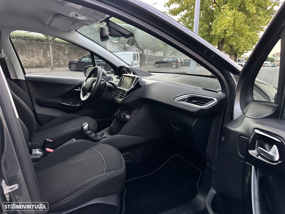 Peugeot 208 1.6 BlueHDi Style - 45