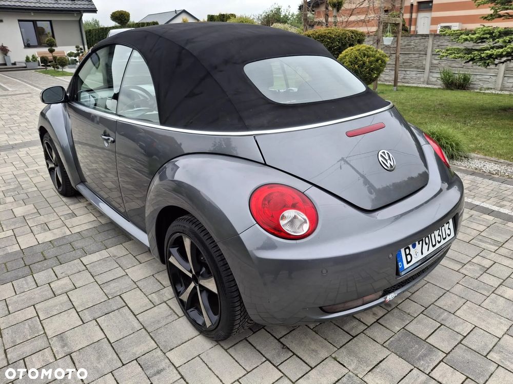 Volkswagen New Beetle - 3