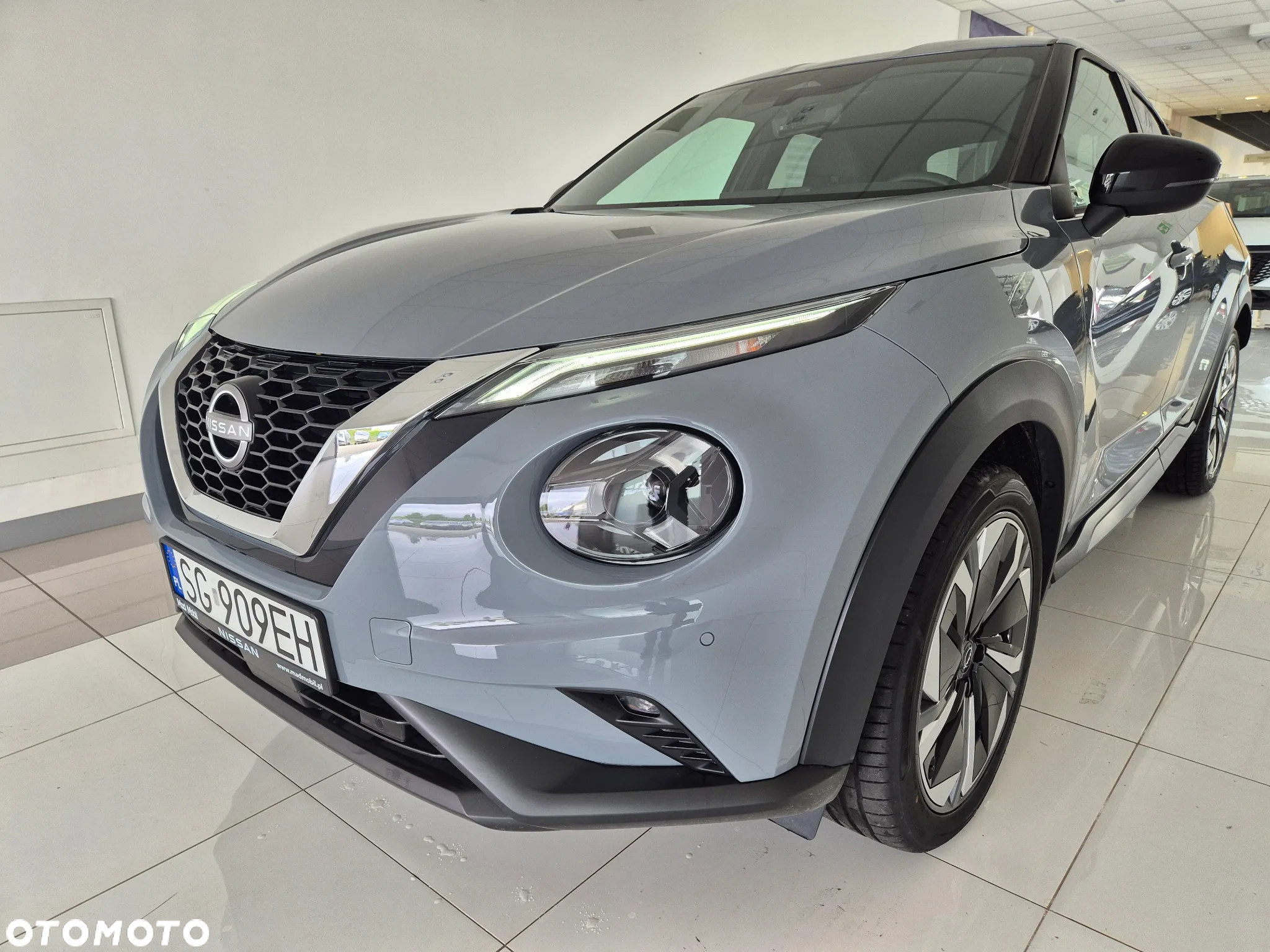 Nissan Juke 1.0 DIG-T N-Connecta DCT - 2