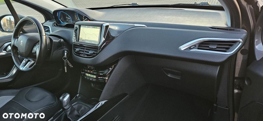 Peugeot 2008 1.6 BlueHDi Allure S&S - 5