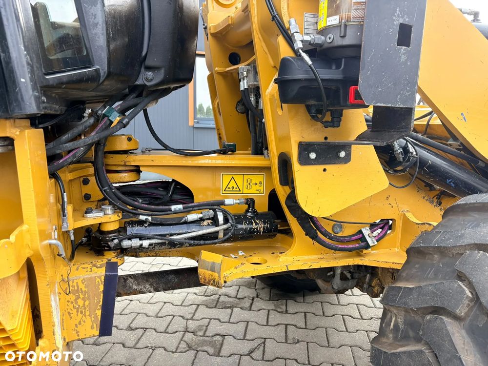 Caterpillar 908M - 14