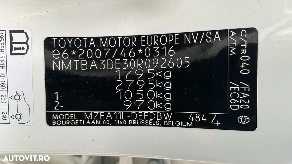 Toyota Corolla 1.5 TNGA MT Business - 33