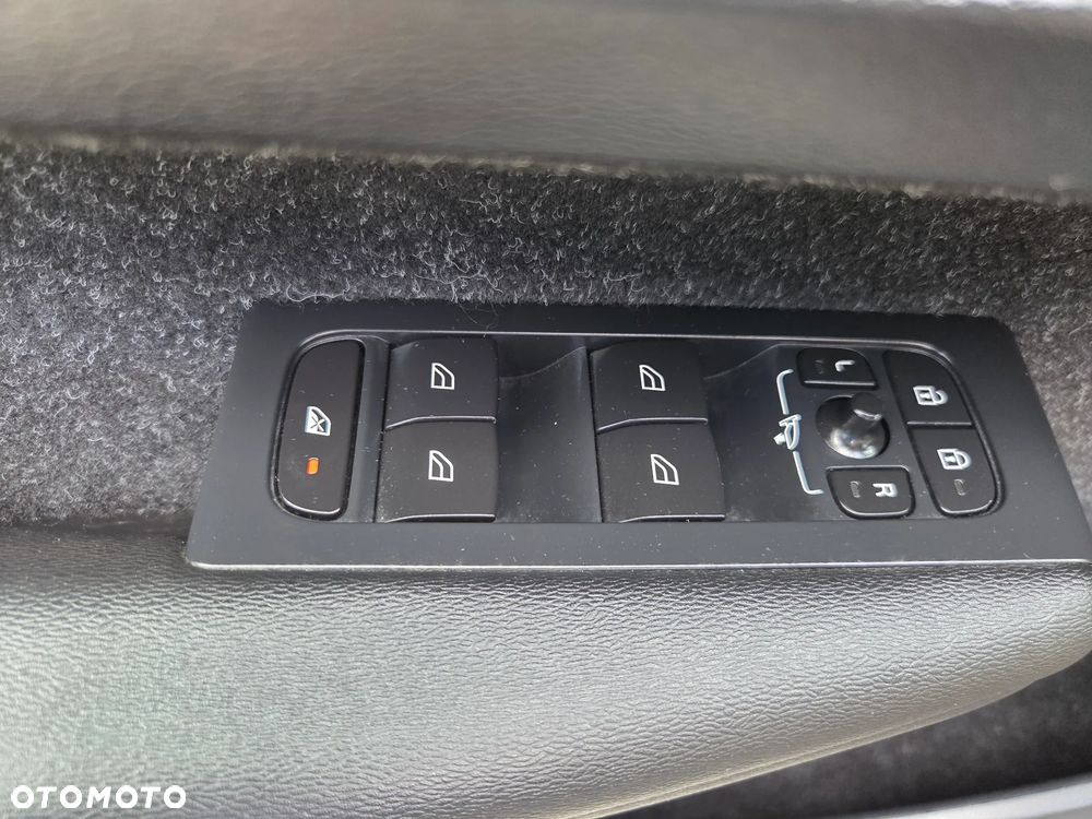 Volvo XC 40 T5 AWD Geartronic Momentum - 30