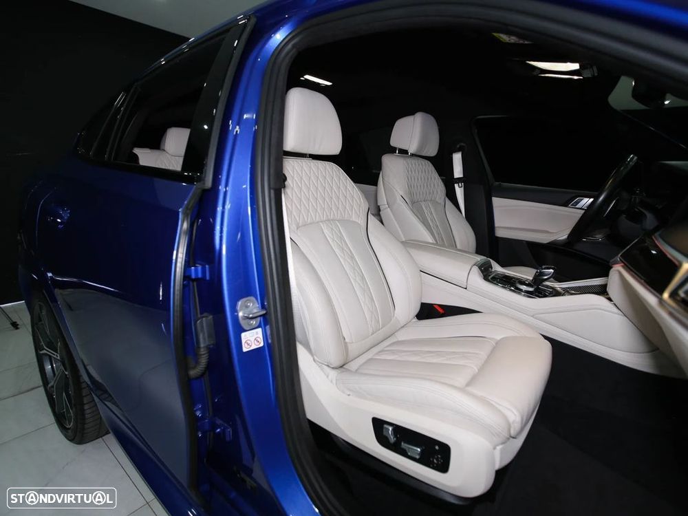 BMW X6 M50i Pack 50 anos - 12
