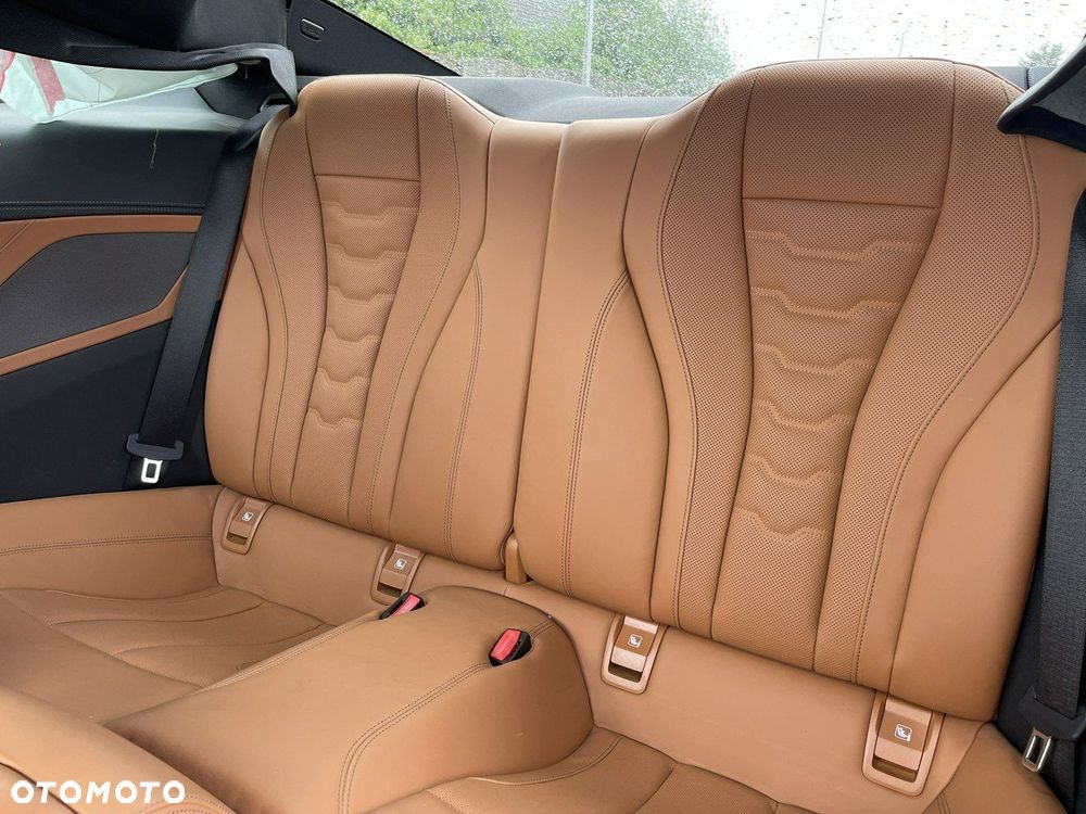 BMW Seria 8 840d xDrive mHEV - 15