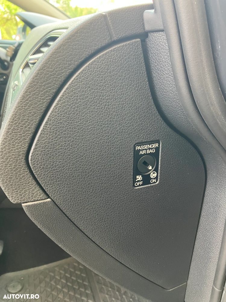 Volkswagen Golf - 25