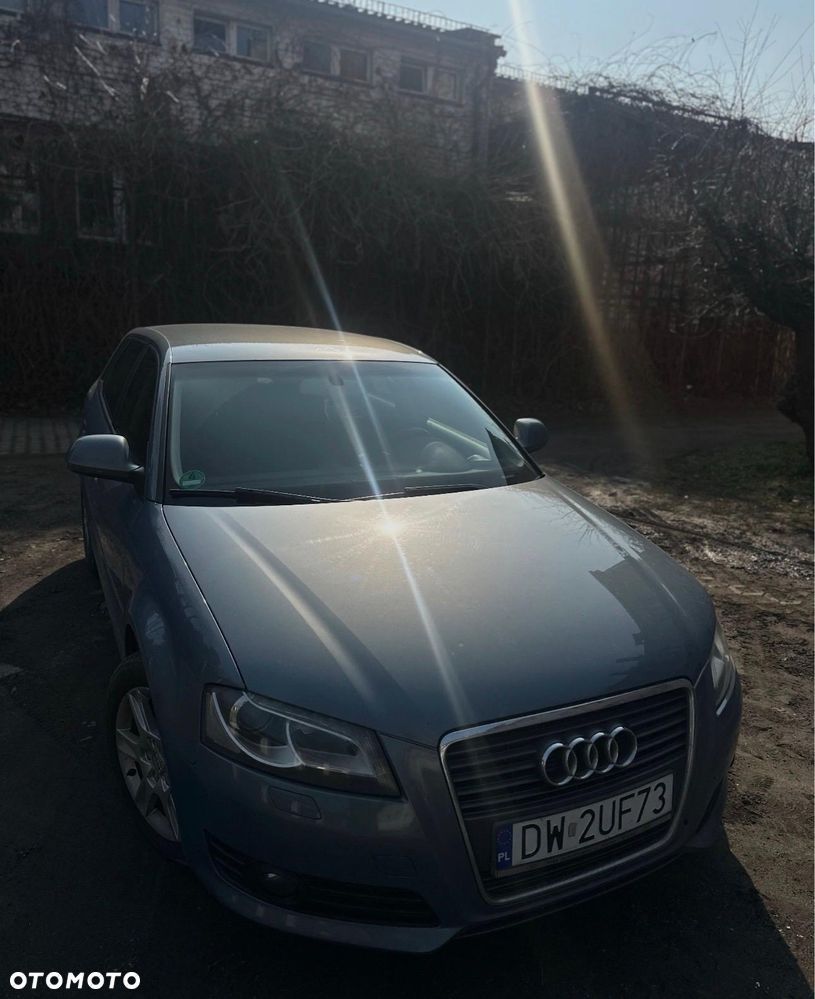 Audi A3 Sportback 2.0 TDI DPF S tronic S line Sportpaket - 2