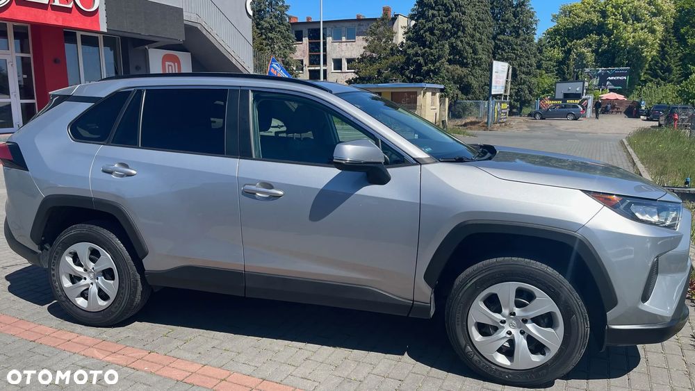 Toyota RAV4 - 8