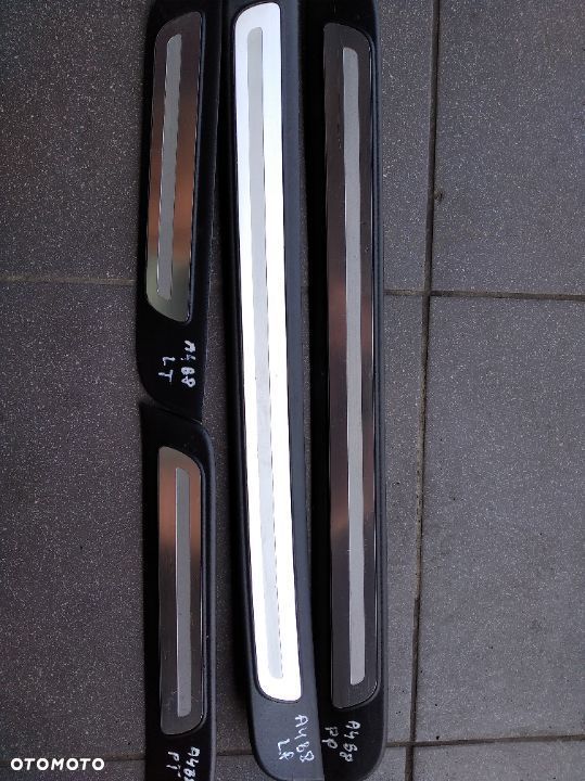 LISTWY PROGOWE AUDI A4 B8 8K0853375 8K0853376 8K0853374 8K0853373 - 1