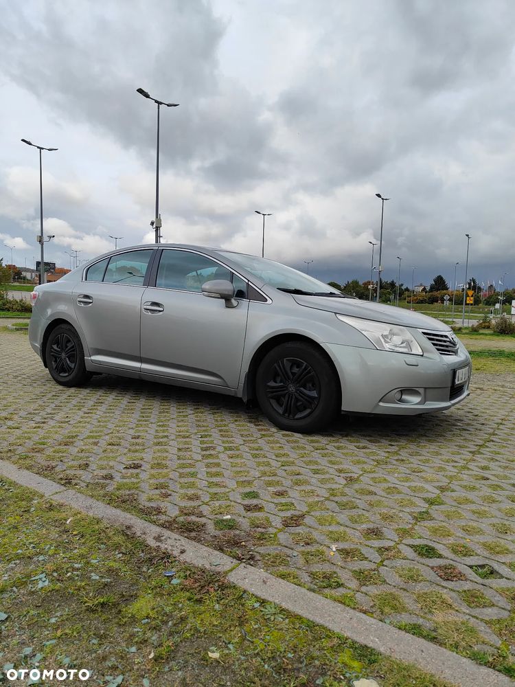 Toyota Avensis 1.6 Luna - 9