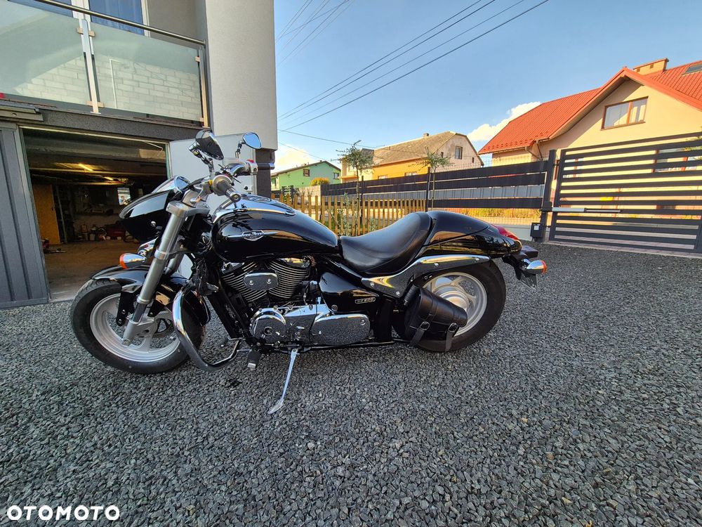 Suzuki Intruder - 4
