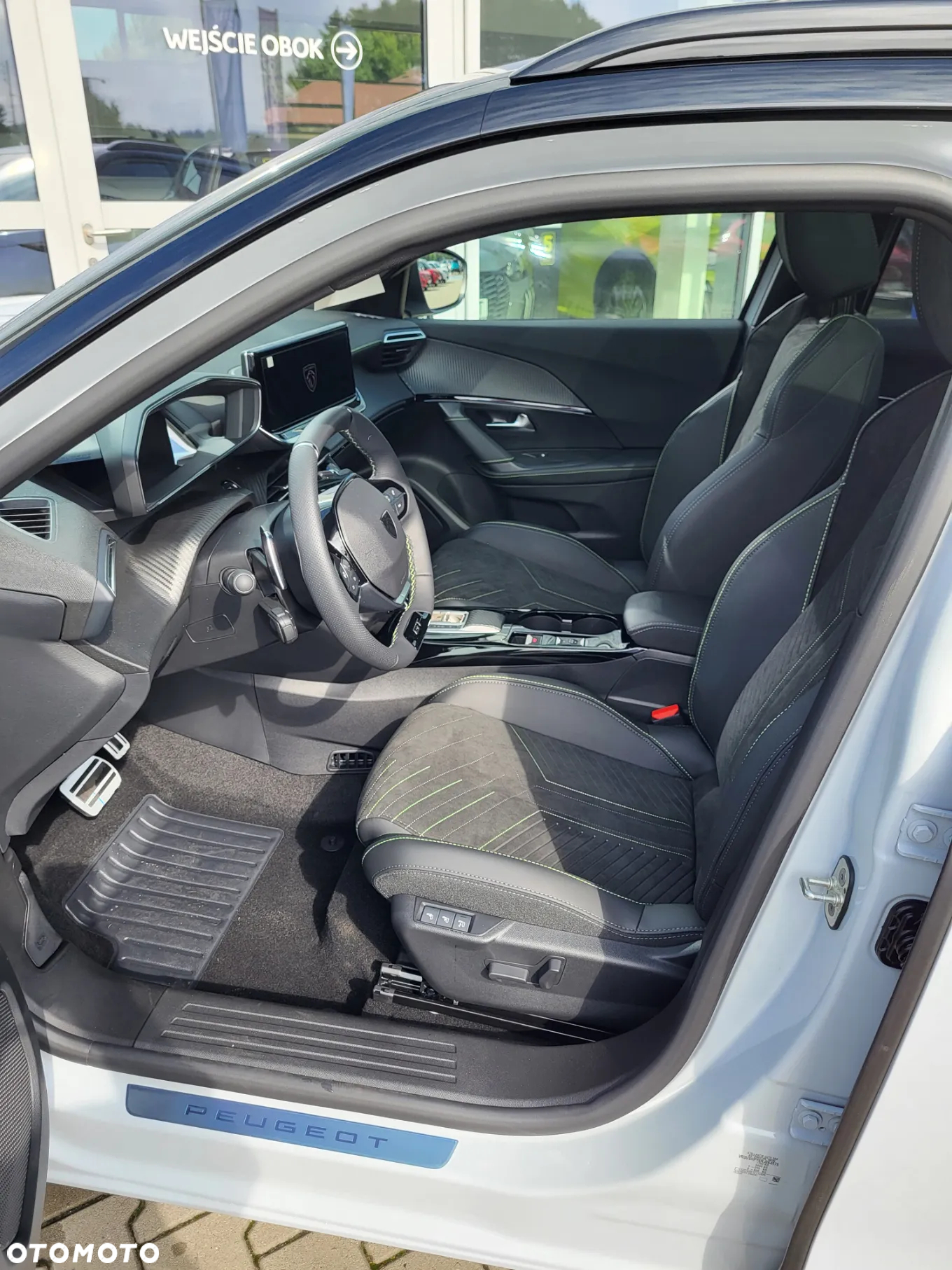 Peugeot 2008 PureTech mHEV GT e-DCS6 - 5
