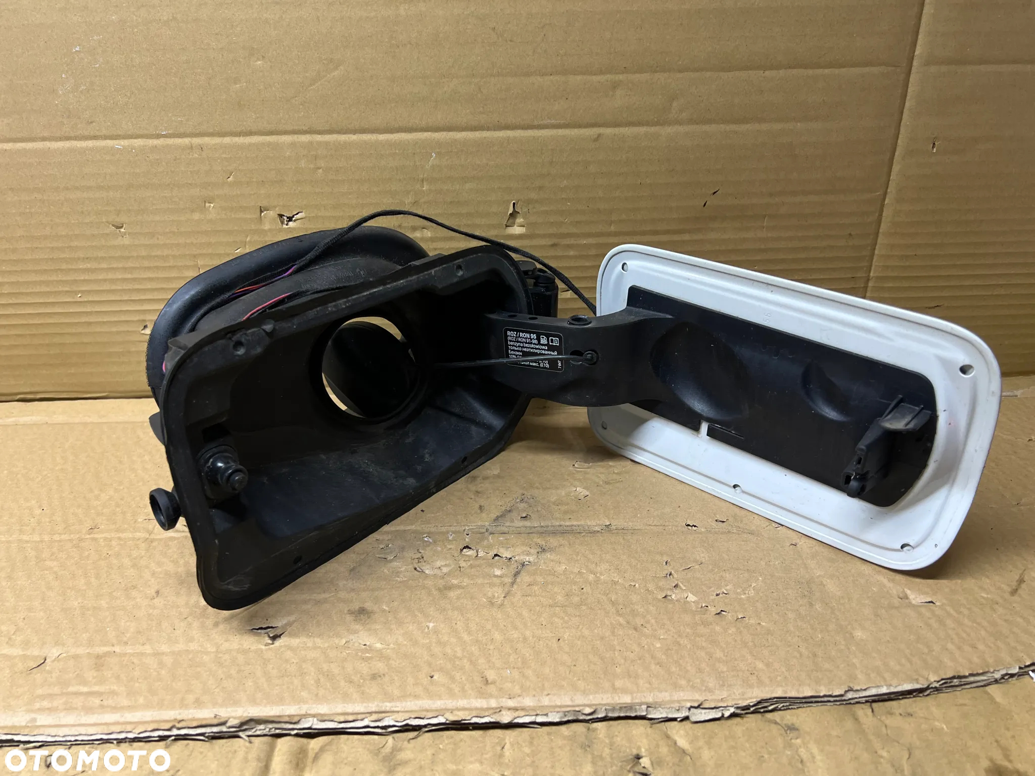 Klapka wlewu paliwa wlew BMW 3 F30 300 7238100 - 3