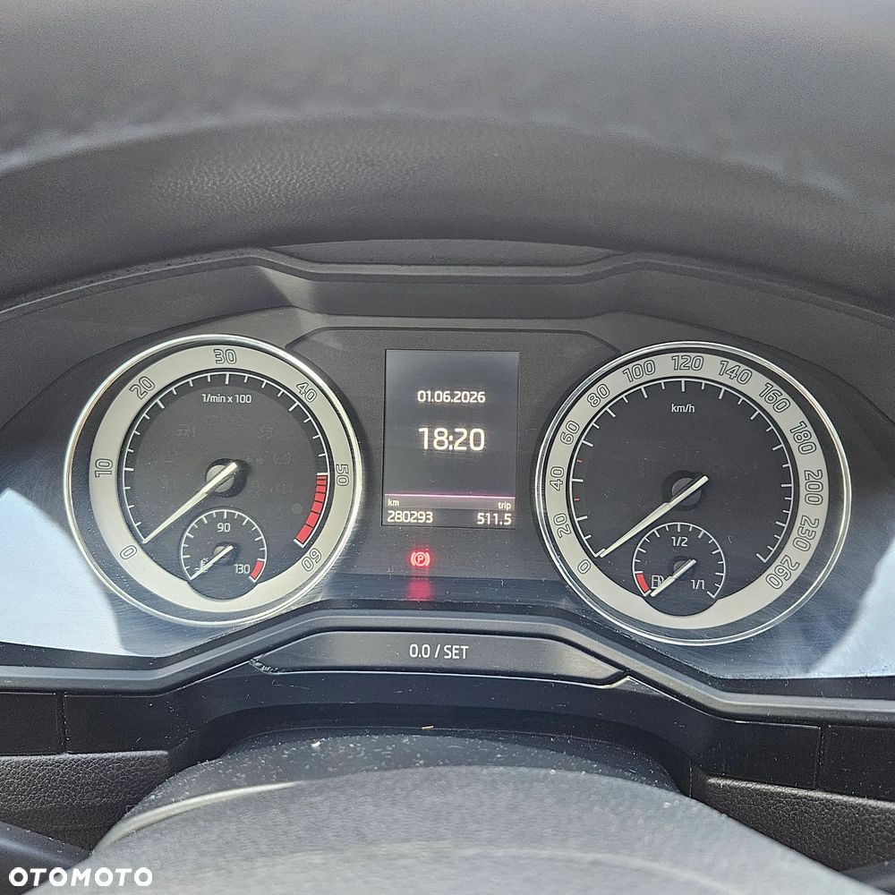Skoda Superb 2.0 TDI 4x4 L&K DSG - 17