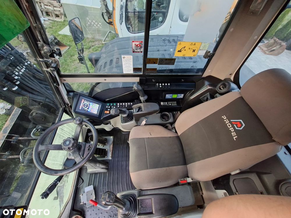Takeuchi TB295W - 11