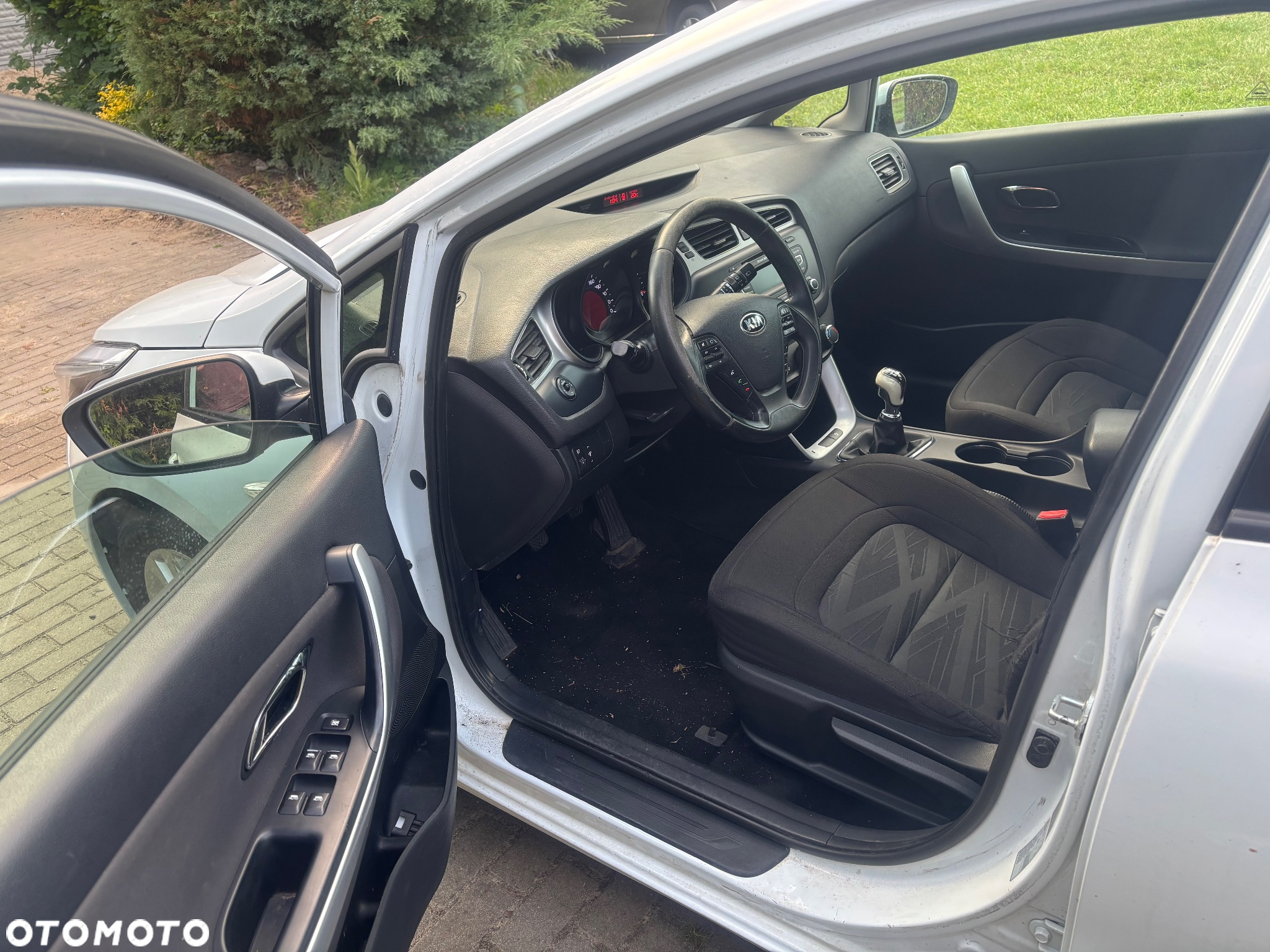 Kia Ceed - 4
