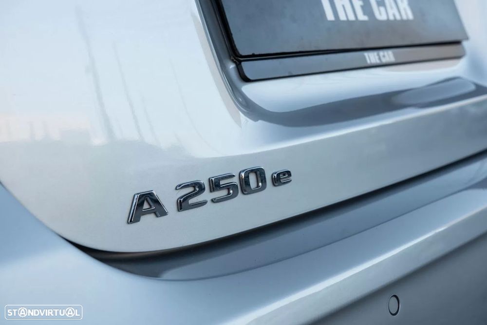 Mercedes-Benz A 250 e AMG Line - 7