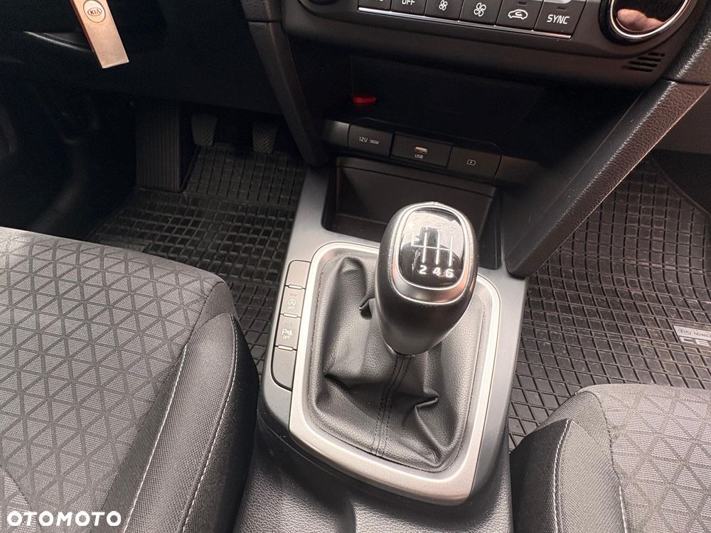Kia XCeed 1.4 T-GDI L Business Line - 15