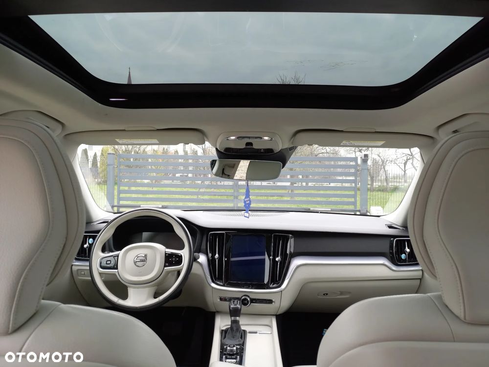 Volvo S60 T5 Momentum Pro - 13