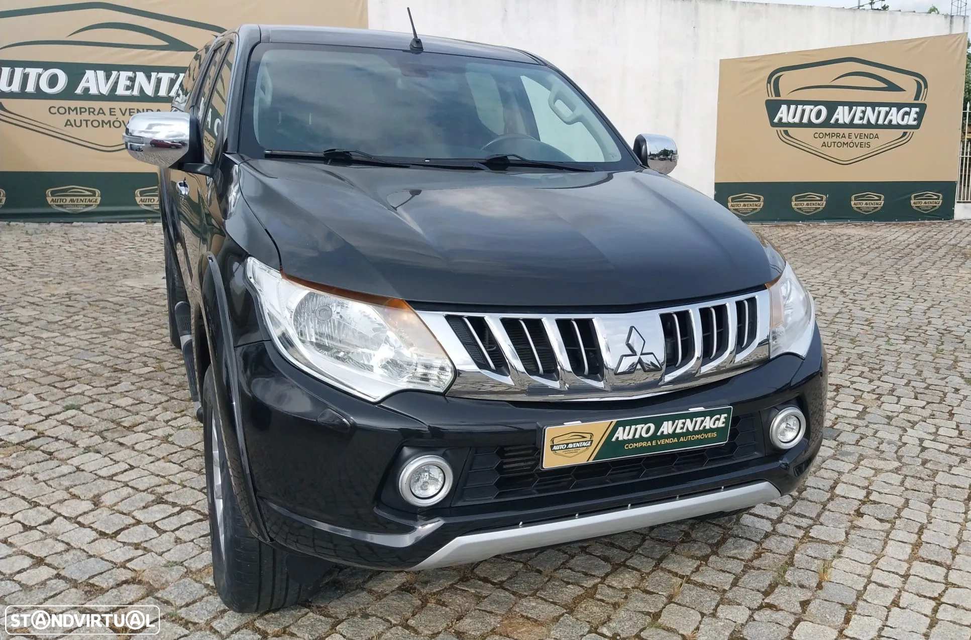 Mitsubishi L200 2.4 DI-D CD Instyle Strakar 4WD - 5