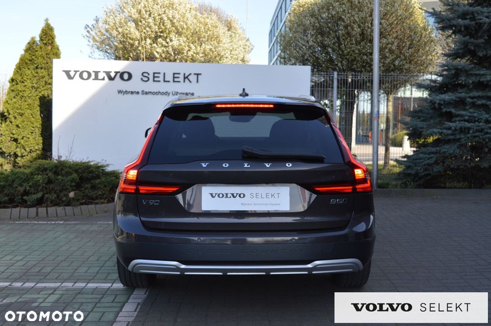 Volvo V90 Cross Country - 9
