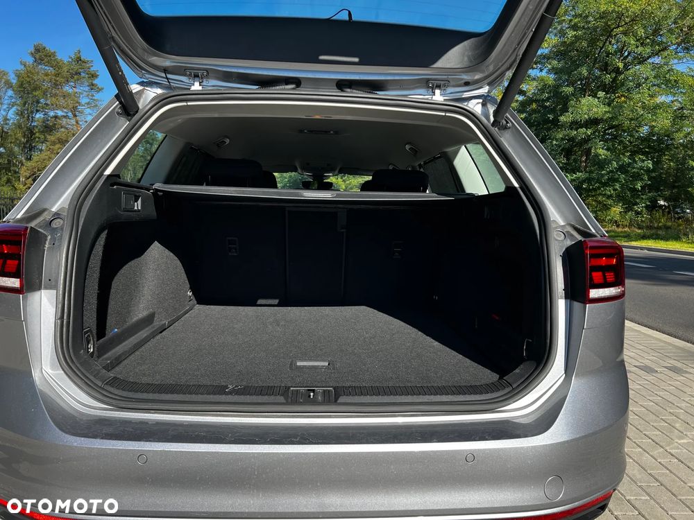 Volkswagen Passat - 15