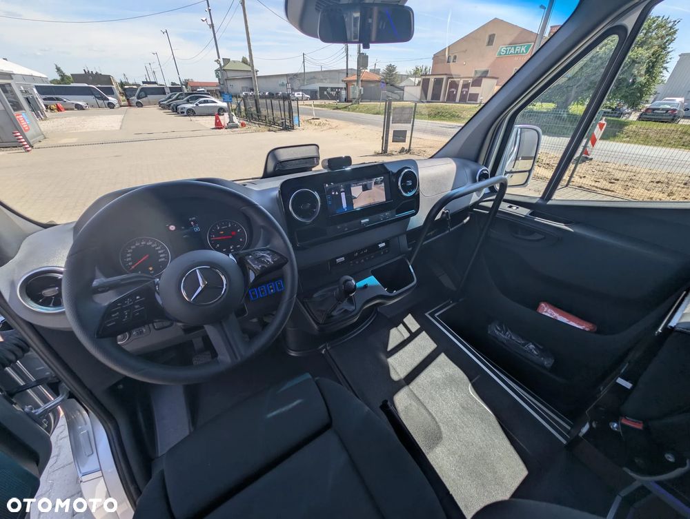Mercedes-Benz Sprinter 519 - 16