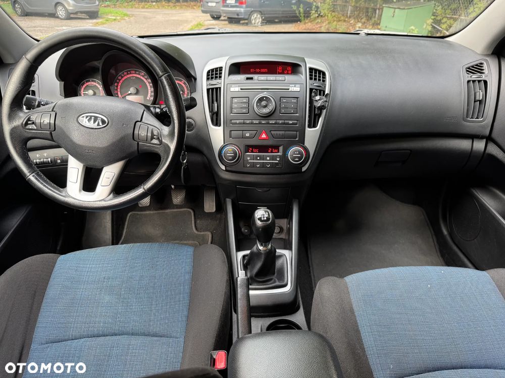 Kia Ceed - 6