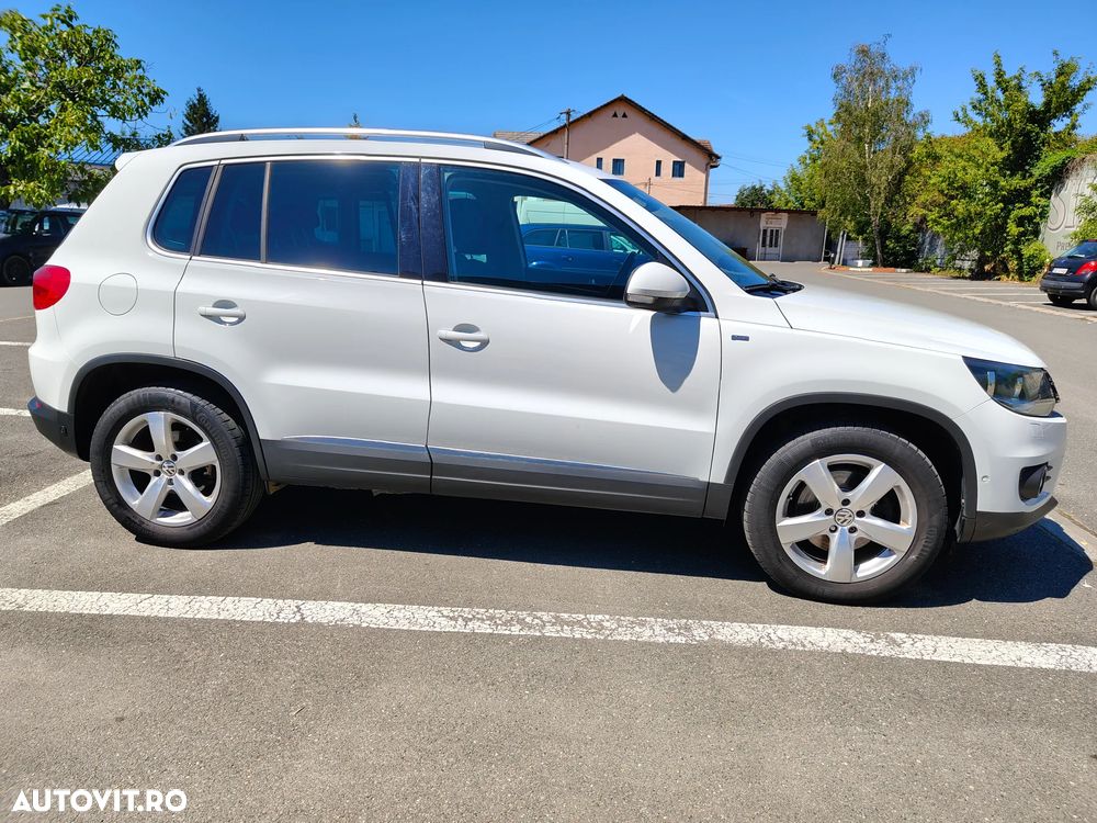 Volkswagen Tiguan 2.0 TDI 4Motion DSG Sport & Style - 4