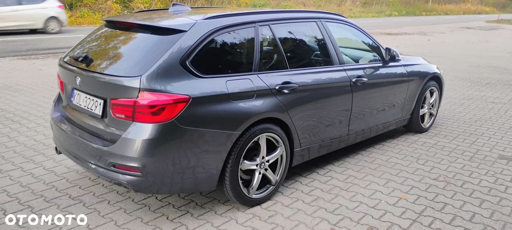 BMW Seria 3 318d Sport Line - 15