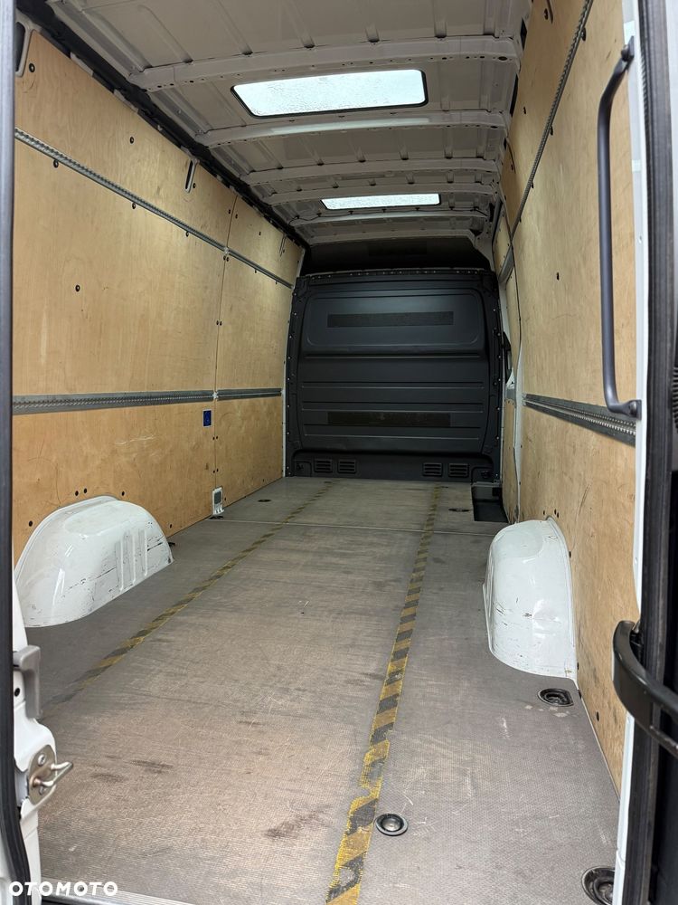 Mercedes-Benz Sprinter - 12