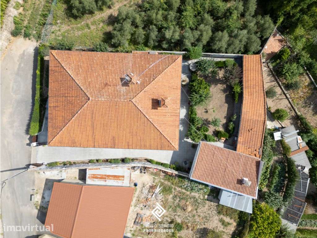 Moradia T3+1 com ampla área exterior em zona residencial calma de O... - Grande imagem: 5/35
