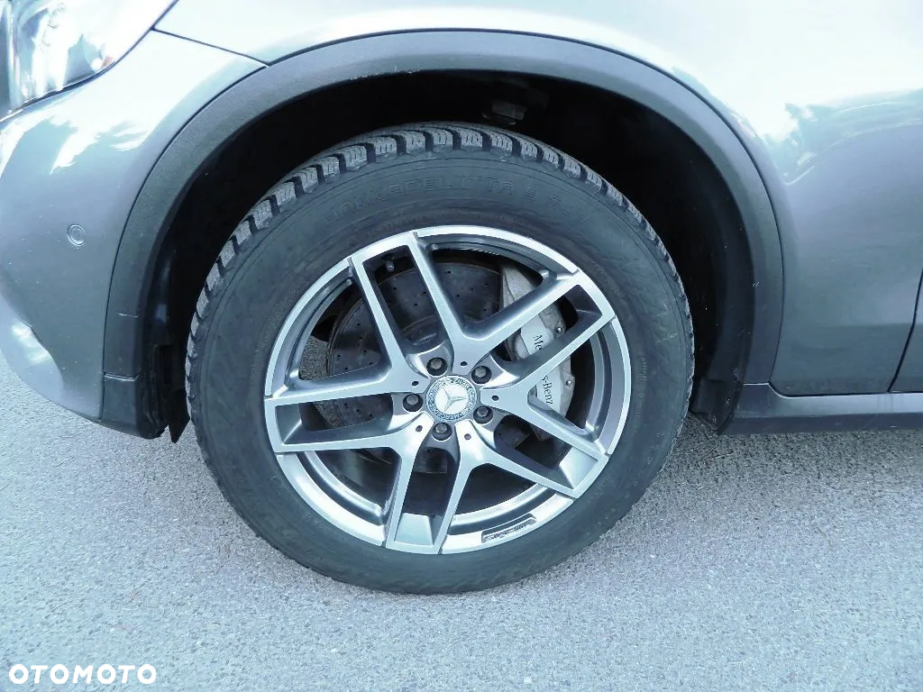 Mercedes-Benz GLC 300 4Matic 9G-TRONIC AMG Line - 27