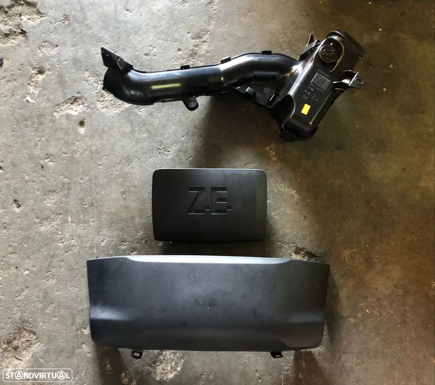RENAULT TWIZY PARA CHOQUES TAMPA DEPOSITO CARREGADOR - Z549 - 1