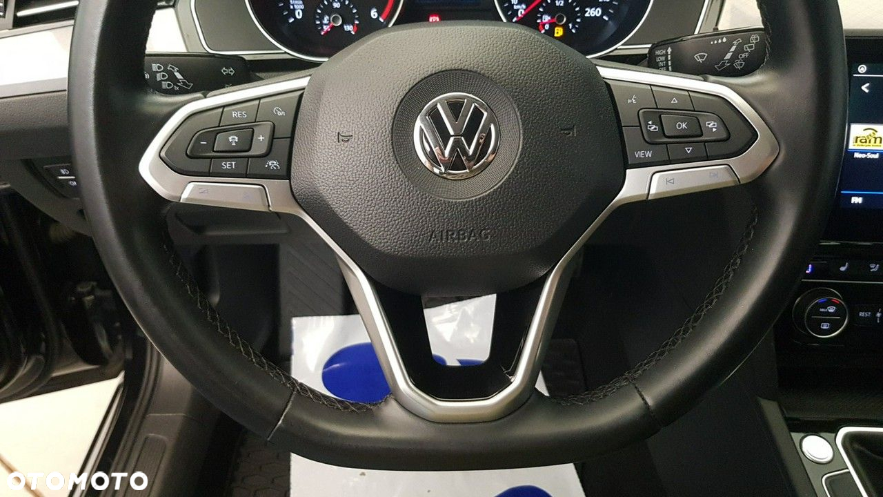 Volkswagen Passat - 26