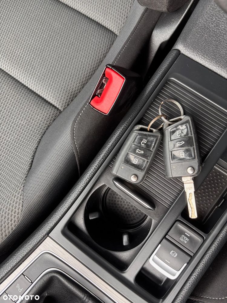 Volkswagen Golf Variant 1.6 TDI DPF Trendline - 32