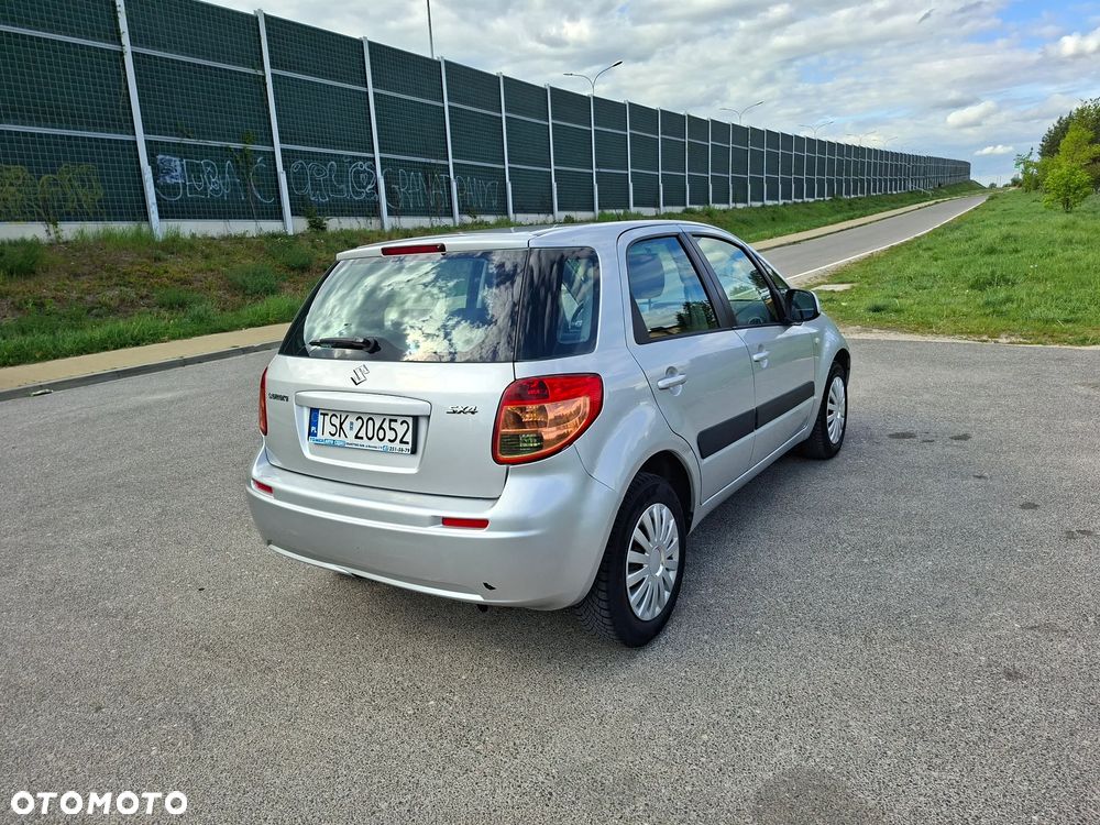 Suzuki SX4 - 4
